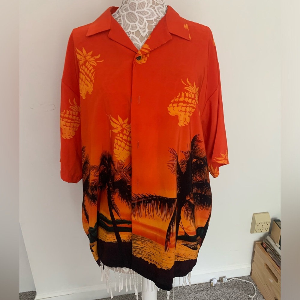 Pineapple Connection Men’s XL shirt